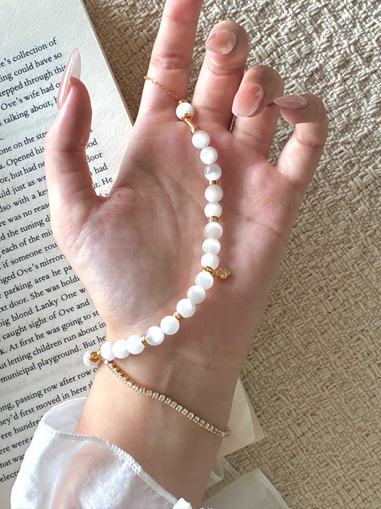 Clover · White Cat's Eye Rabbit Hair Quartz Bracelet