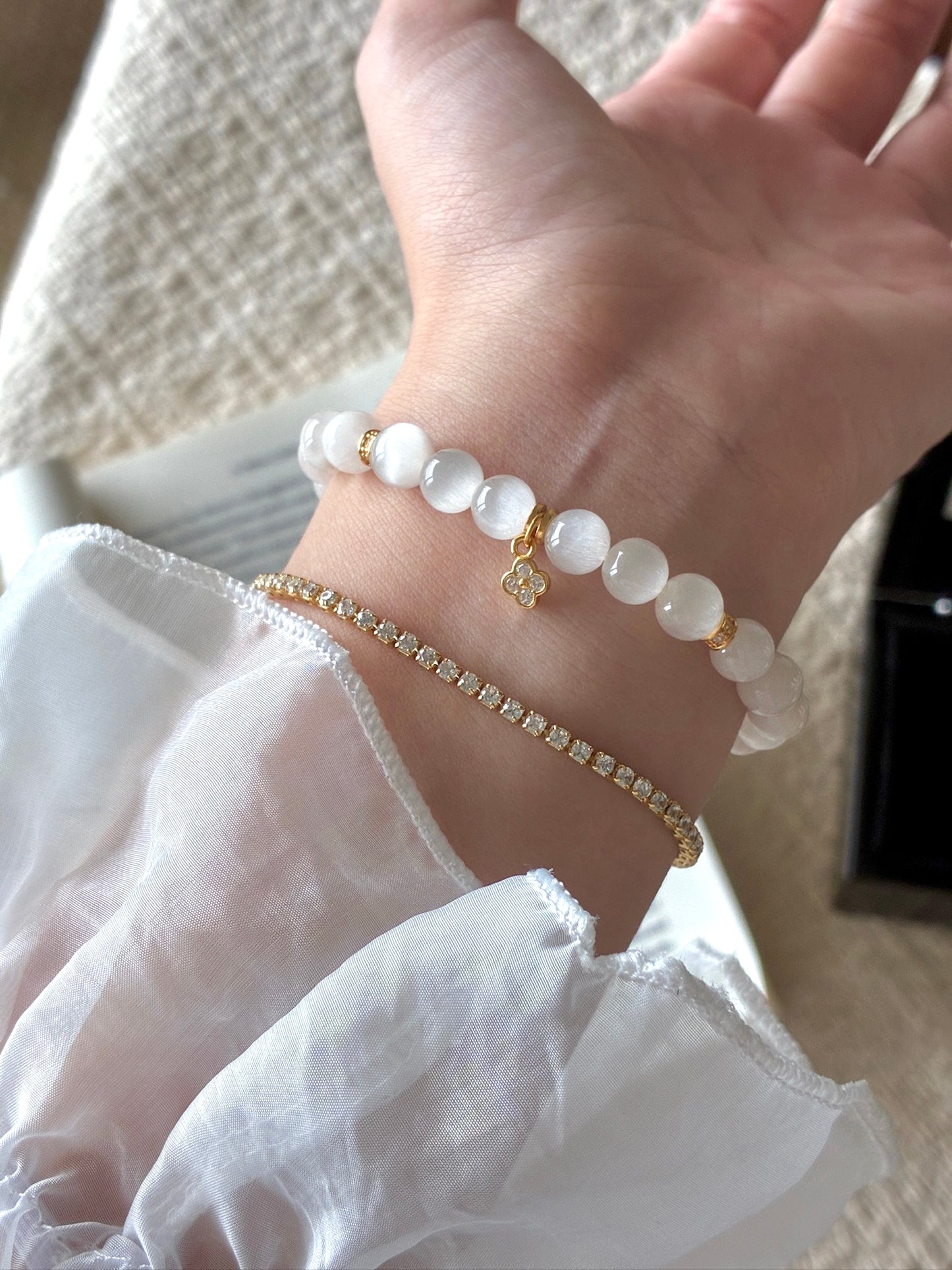 Clover · White Cat's Eye Rabbit Hair Quartz Bracelet