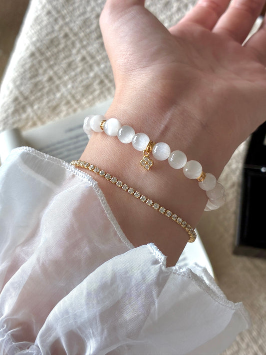 Clover · White Cat's Eye Rabbit Hair Quartz Bracelet